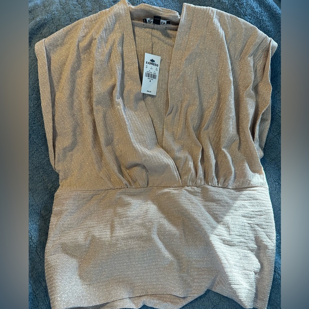 Express NWT gold top